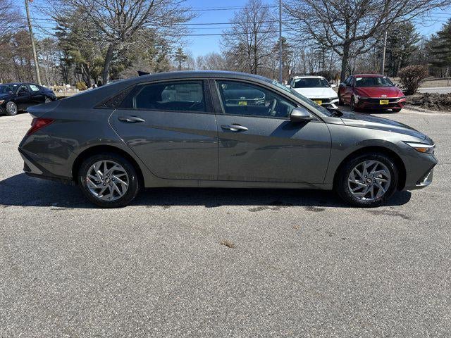 New 2026 Hyundai Elantra Hybrid FWD image 30