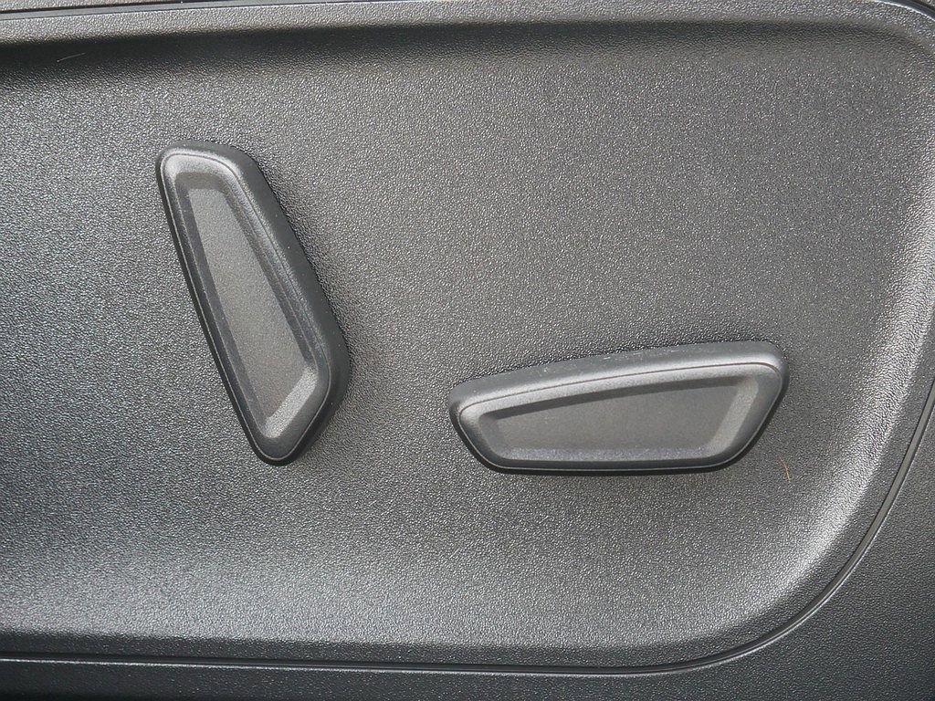 Used 2023 Ford Escape Platinum w/ Premium Technology Package AWD/4WD image 62