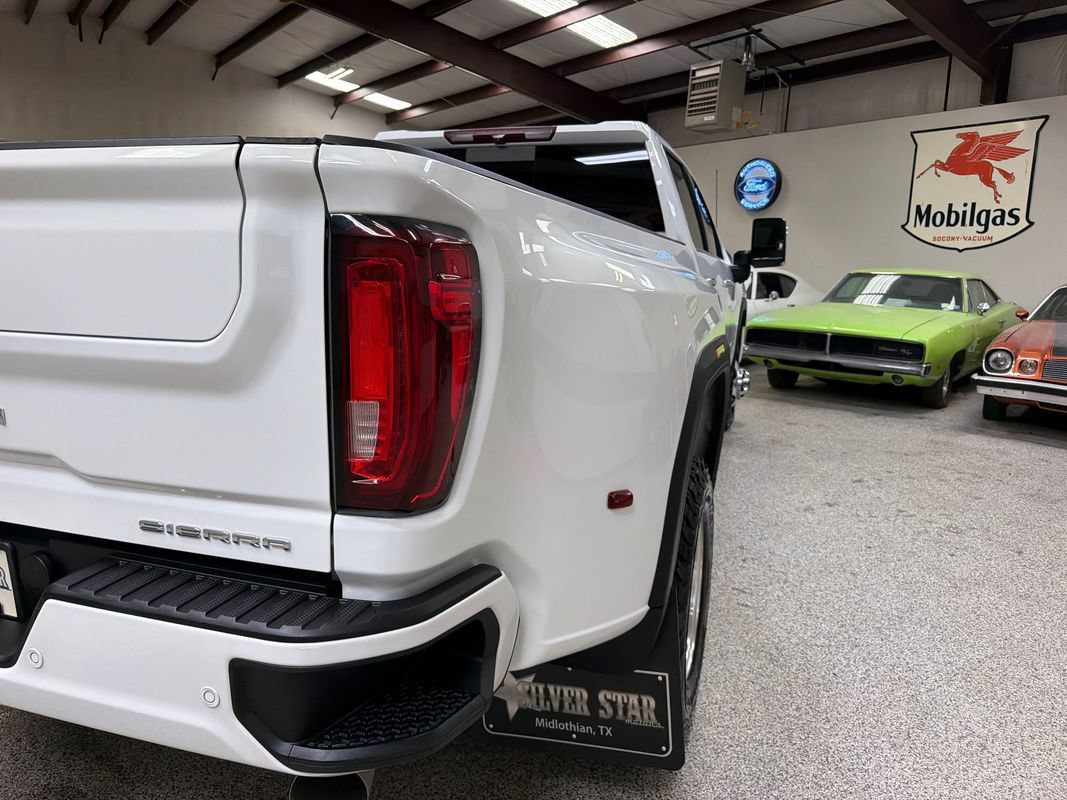 Used 2023 GMC Sierra 3500 Denali AWD/4WD image 16