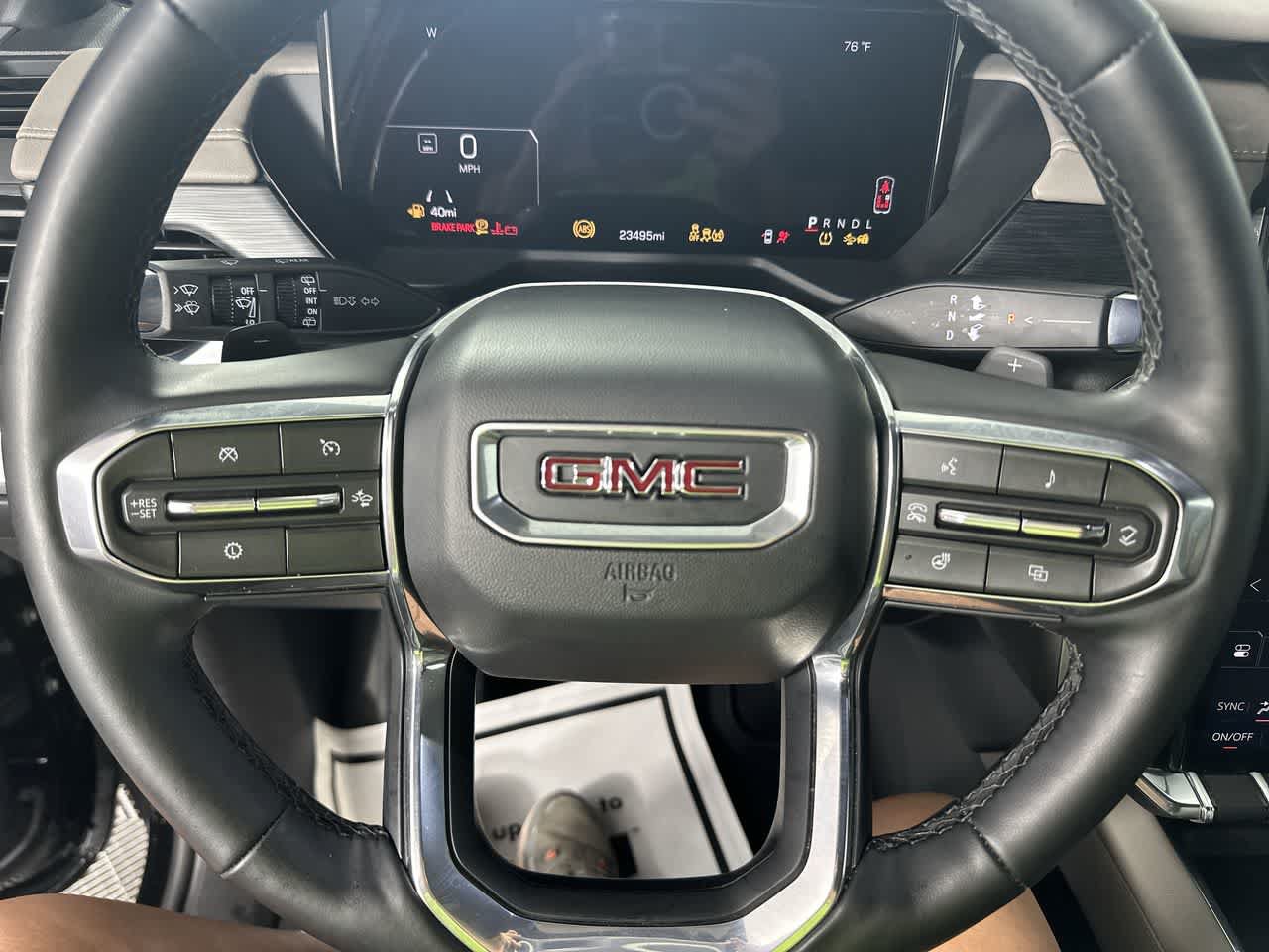 Used 2026 GMC Acadia Elevation w/ Elevation Premium Package FWD image 15