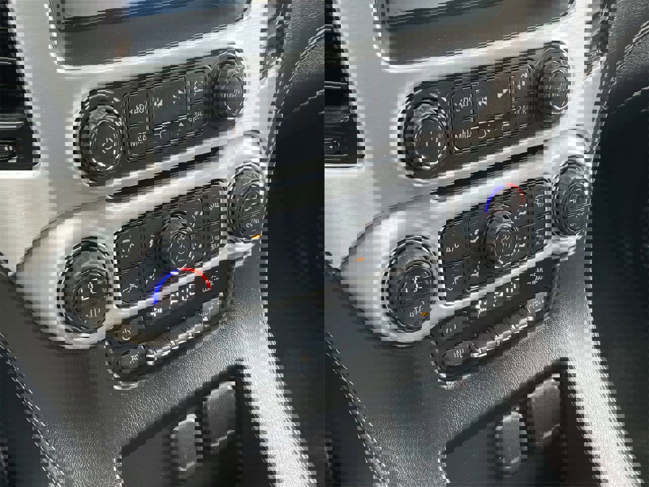 Used 2015 GMC Yukon SLE w/ Convenience Package image 25