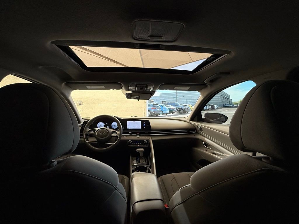 Used 2024 Hyundai Elantra SEL w/ Convenience Package FWD image 23