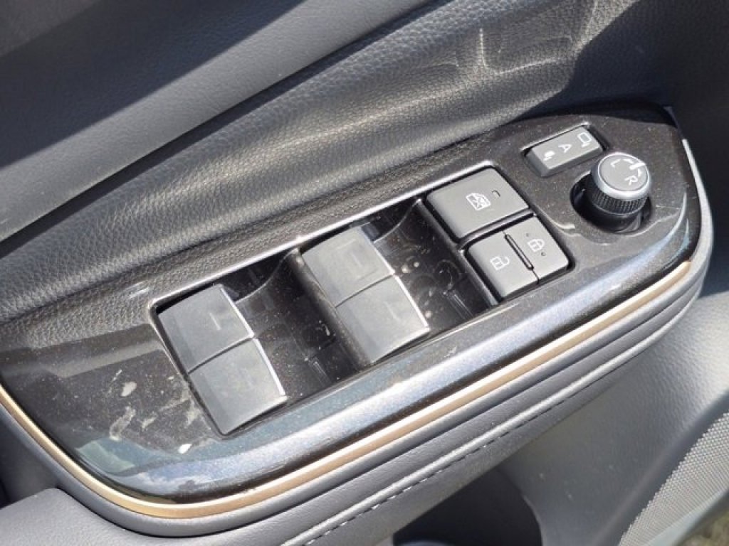 Used 2026 Toyota Crown Platinum AWD/4WD image 36