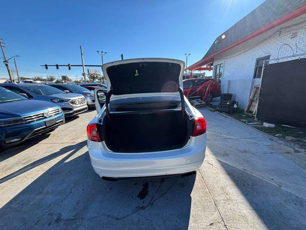 Used 2015 Volvo S60 T6 Platinum image 16