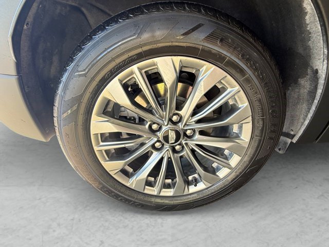 Certified 2025 Cadillac XT4 Premium Luxury AWD/4WD image 22