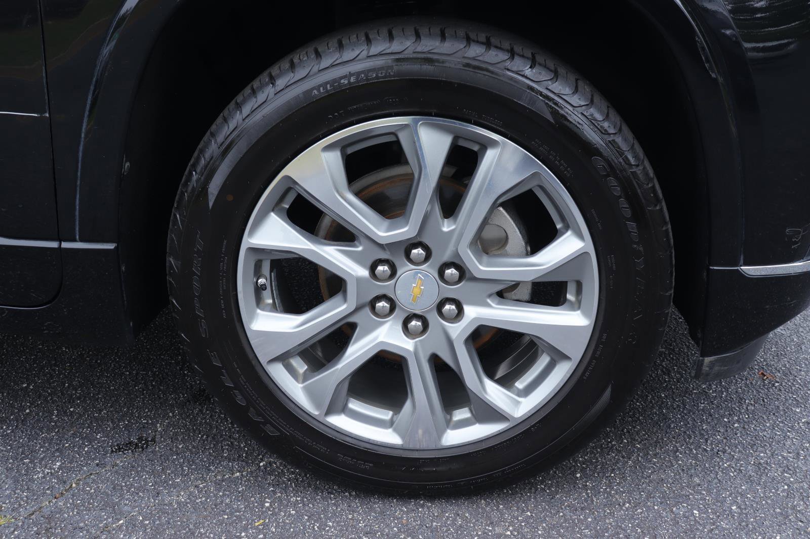 Used 2019 Chevrolet Traverse Premier w/ Driver Confidence II Package FWD image 41