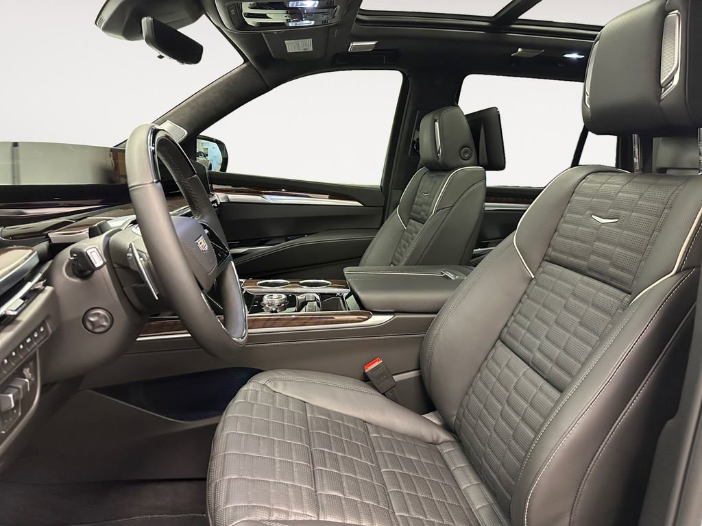 Used 2026 Cadillac Escalade Platinum Sport w/ LPO, ONYX Package image 9