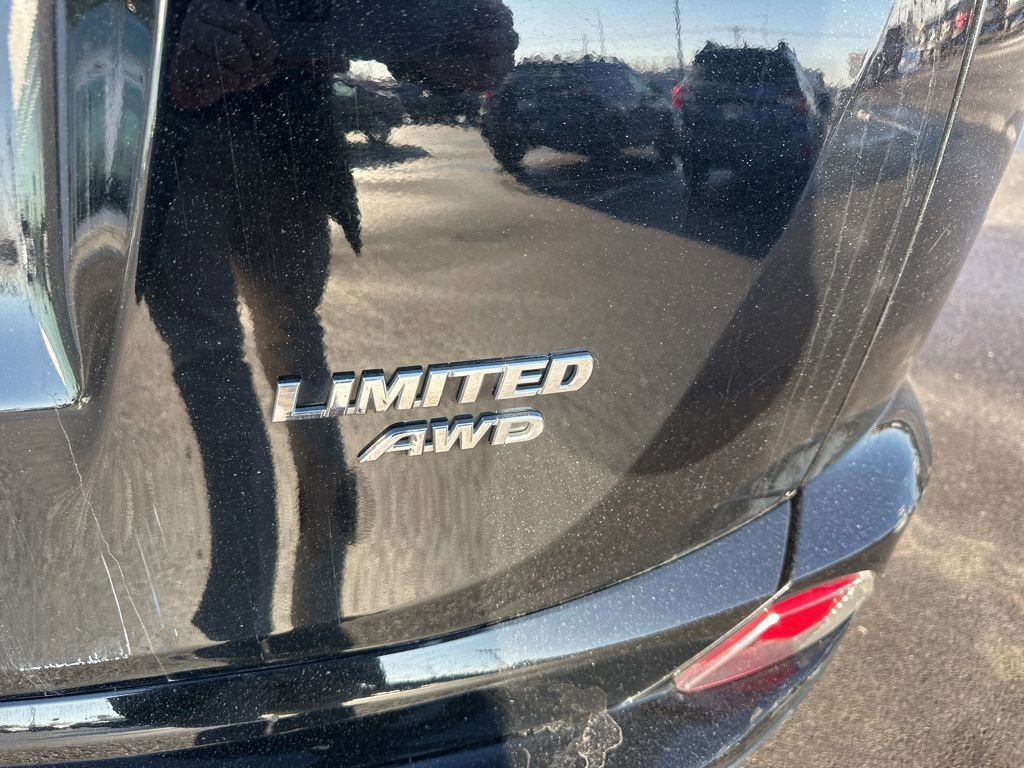 Used 2018 Toyota RAV4 Limited w/ Advanced Technology Package image 25