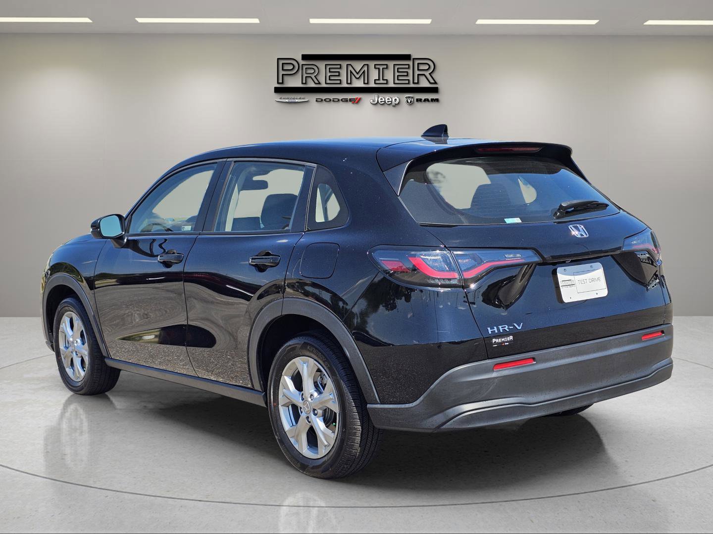 Used 2023 Honda HR-V LX image 7