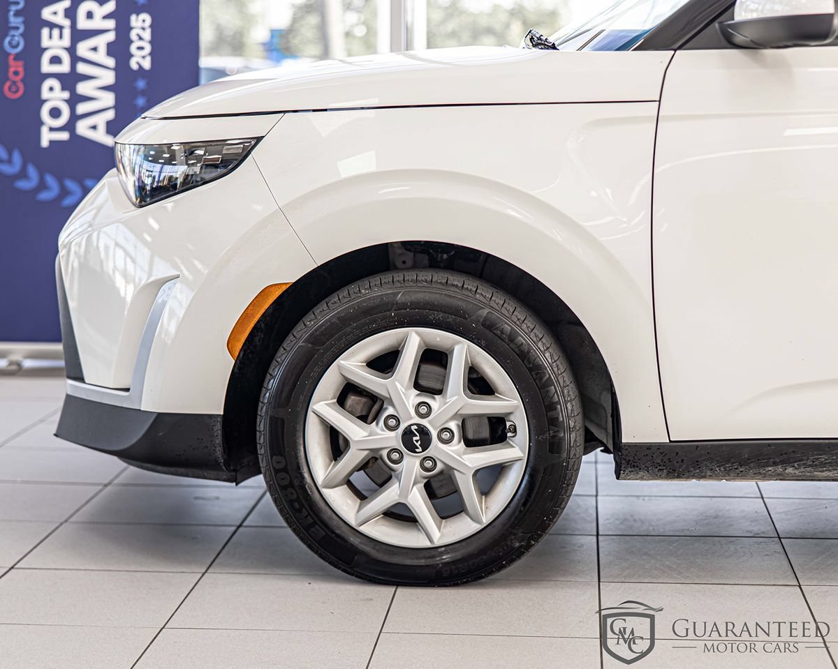 Used 2023 Kia Soul LX w/ Option Group 015 FWD image 7