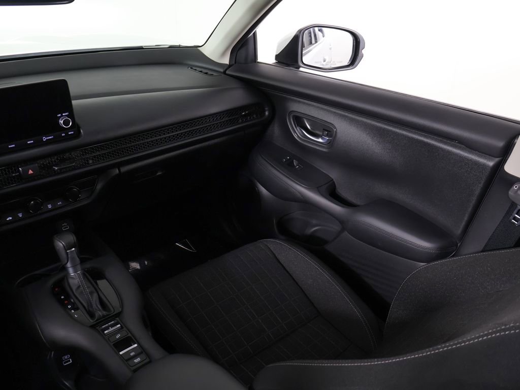 Used 2023 Honda HR-V LX image 32