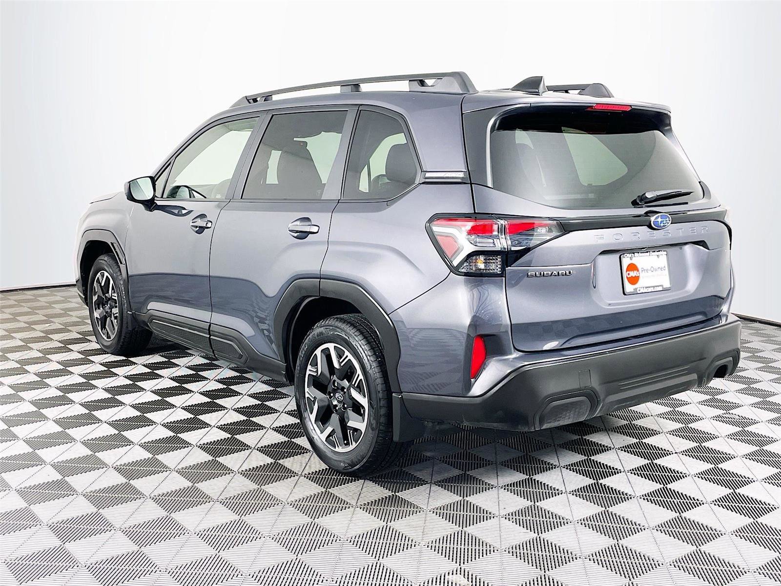 Certified 2025 Subaru Forester Premium AWD/4WD image 7