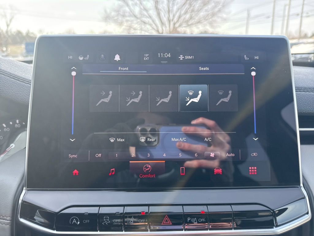 Used 2023 Jeep Compass Limited image 36