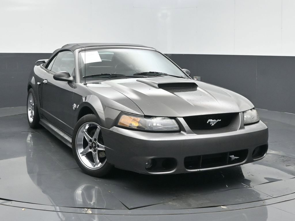 Used 2004 Ford Mustang GT RWD image 2