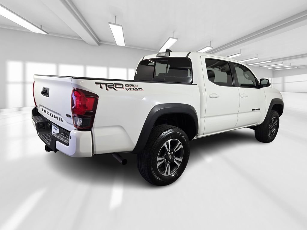 Used 2019 Toyota Tacoma TRD Off-Road w/ Technology Package image 8
