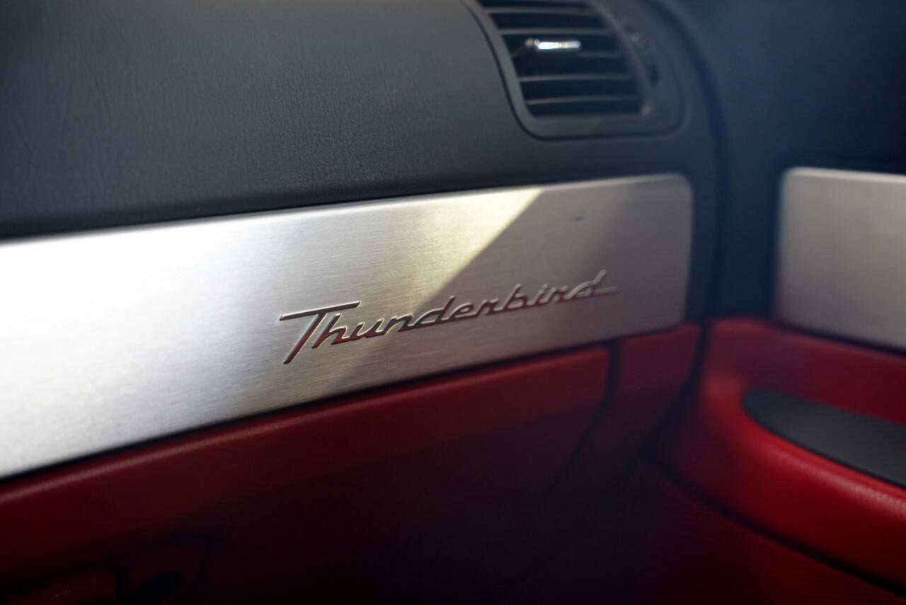 Used 2002 Ford Thunderbird image 26