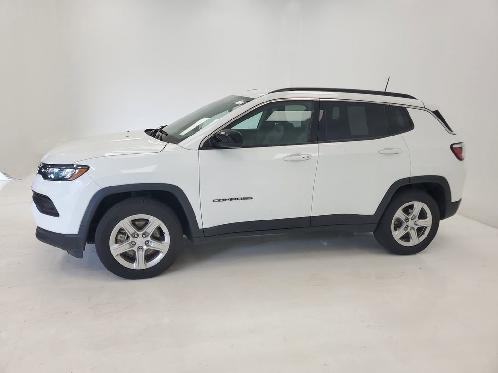 Used 2023 Jeep Compass Latitude AWD/4WD image 4