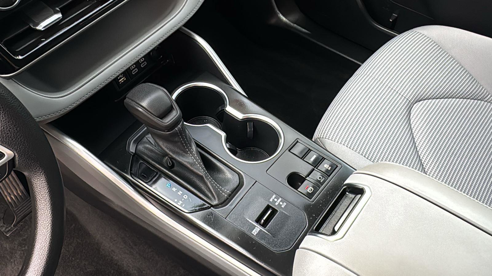 Used 2023 Toyota Highlander L image 21