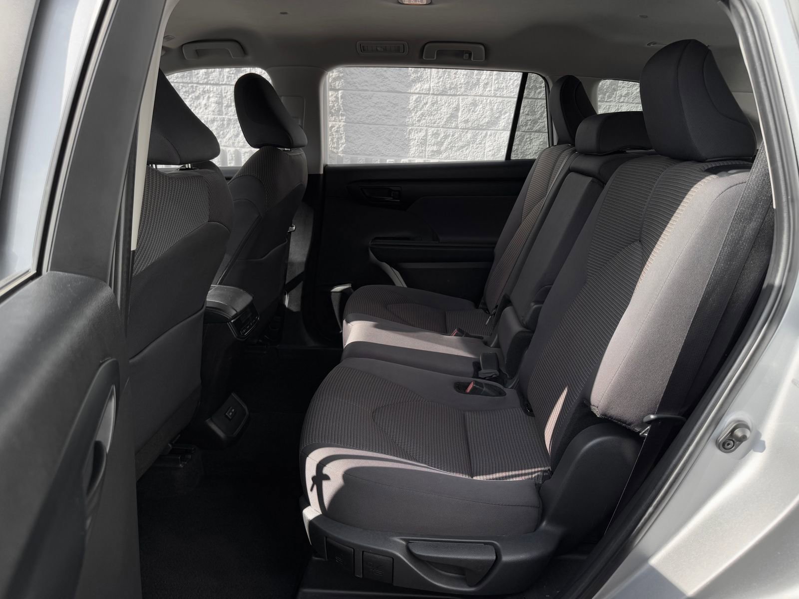 Used 2024 Toyota Highlander Limited AWD/4WD image 25