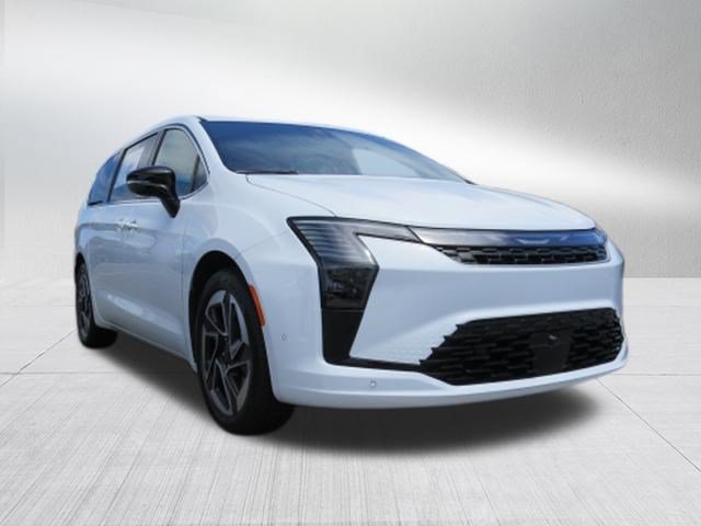 New 2027 Chrysler Pacifica Limited FWD image 7
