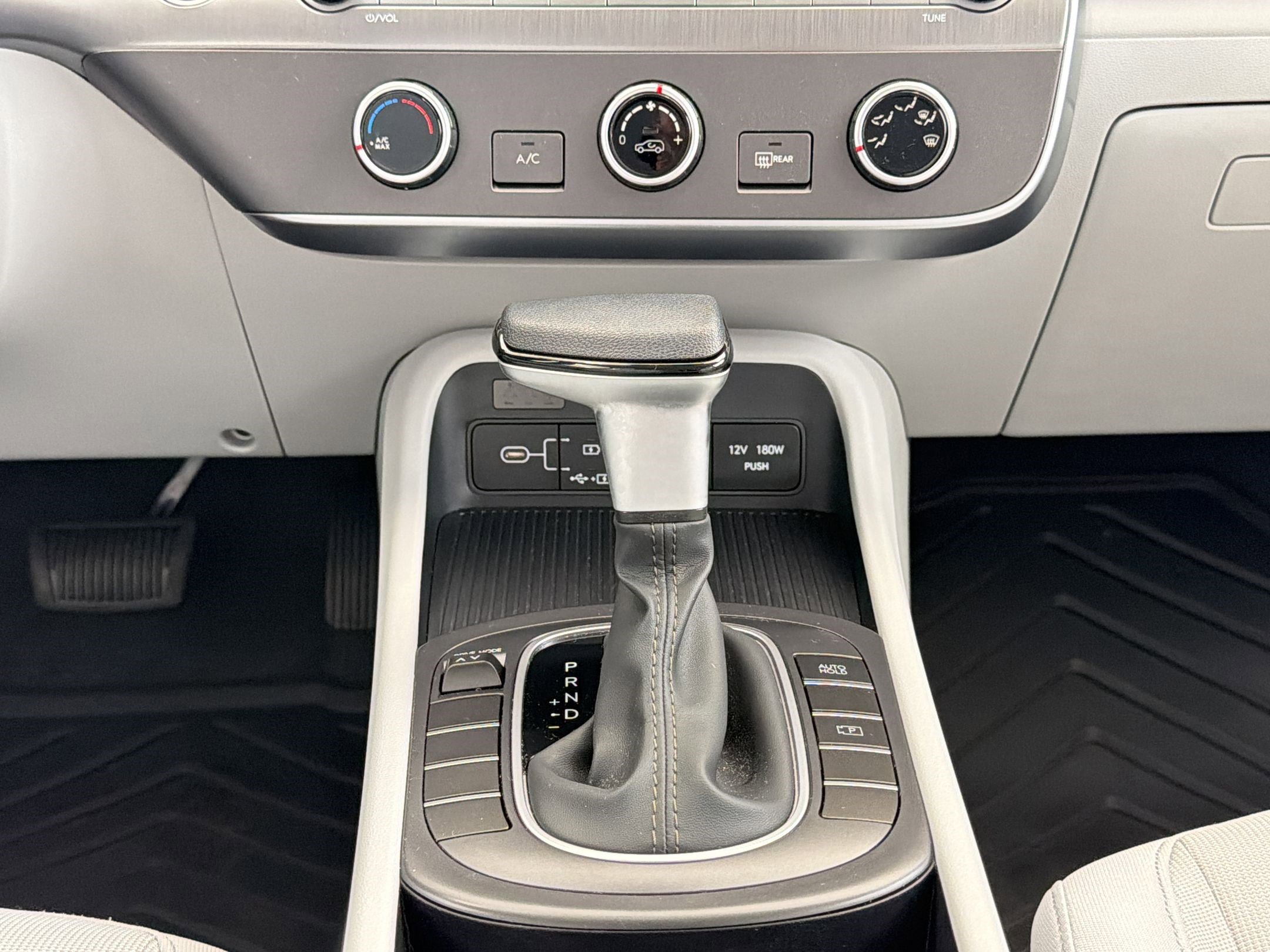 Used 2026 Hyundai Kona SE image 17