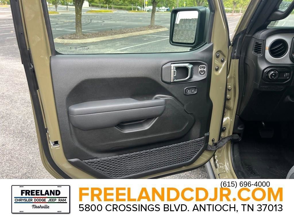 New 2025 Jeep Gladiator Willys image 11