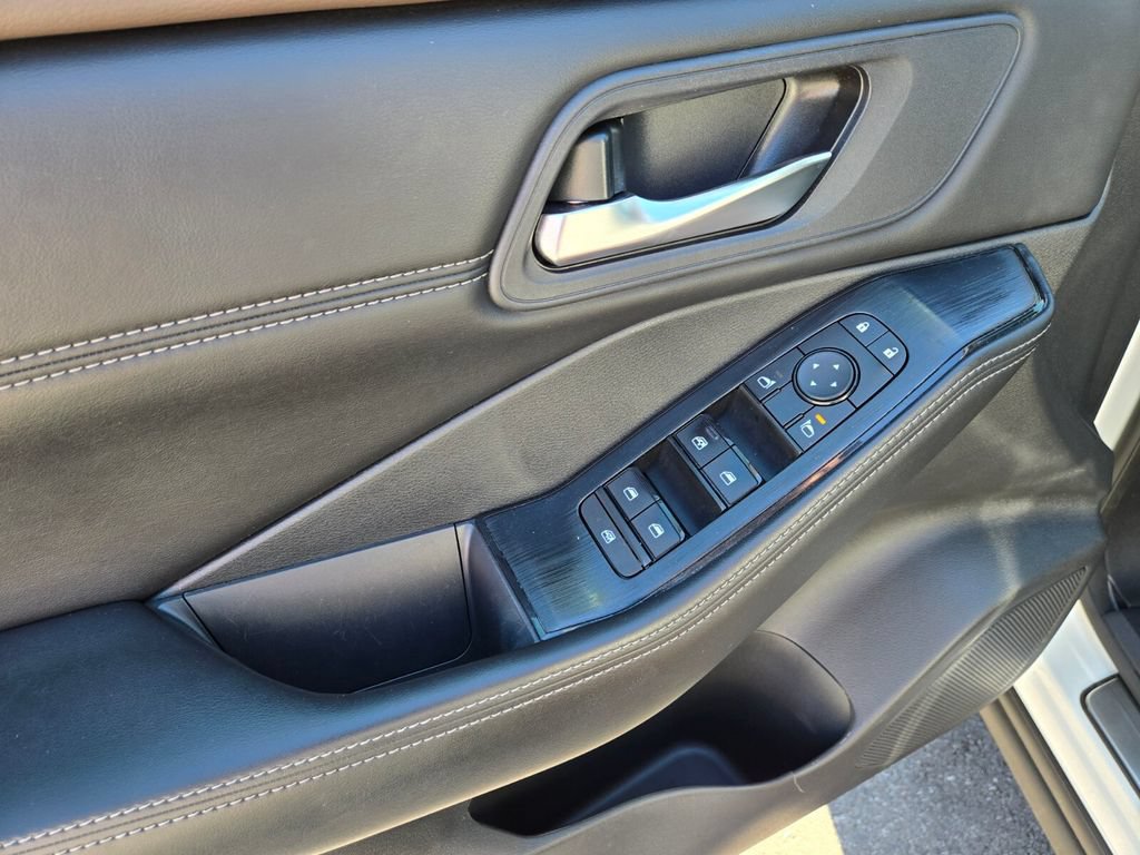 Certified 2023 Nissan Rogue SV w/ SV Premium B Package FWD image 12