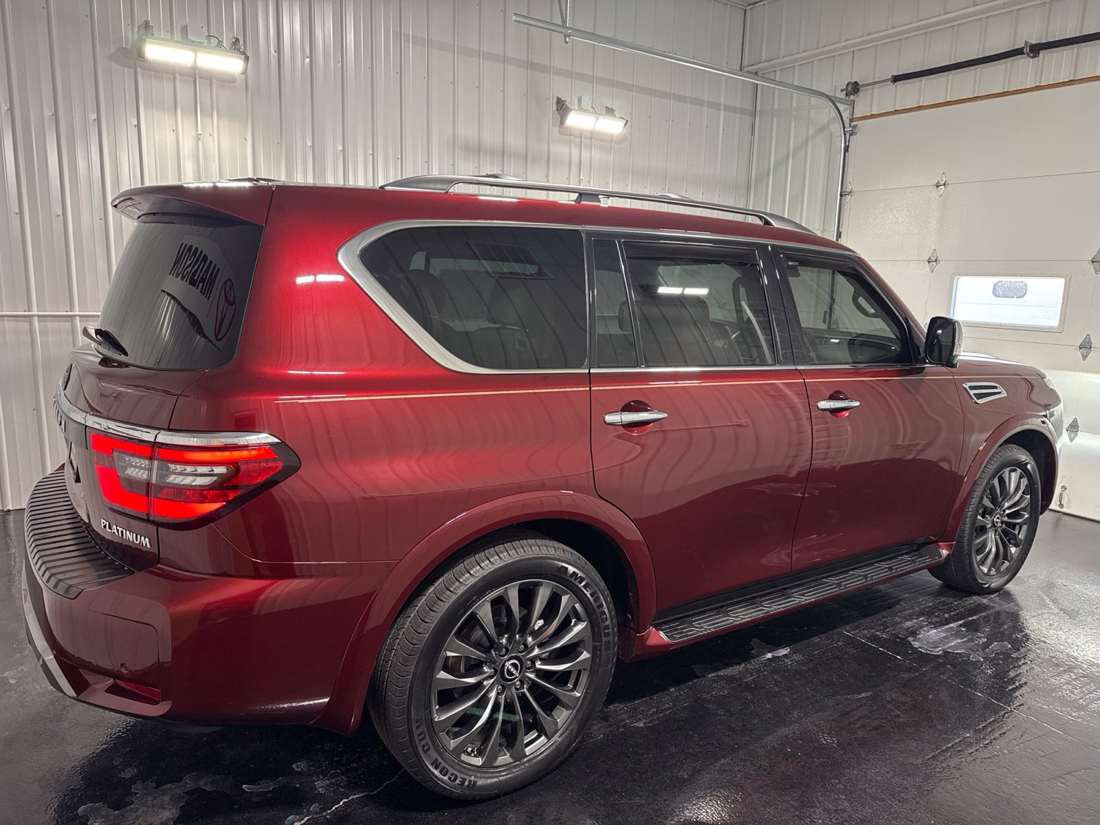 Used 2023 Nissan Armada Platinum w/ Captain's Chairs Package AWD/4WD image 5
