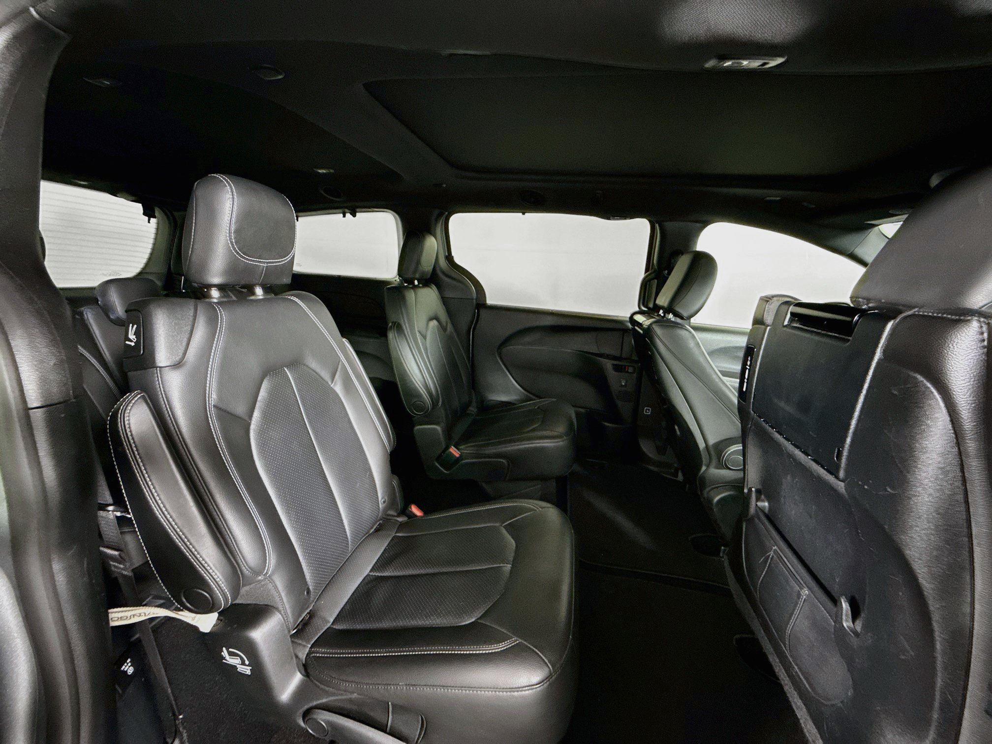 Used 2020 Chrysler Pacifica Touring-L Plus w/ S Appearance Package FWD image 29