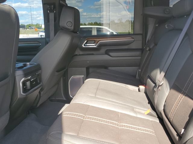 Used 2024 Chevrolet Silverado 3500 High Country w/ High Country Premium Package AWD/4WD image 10