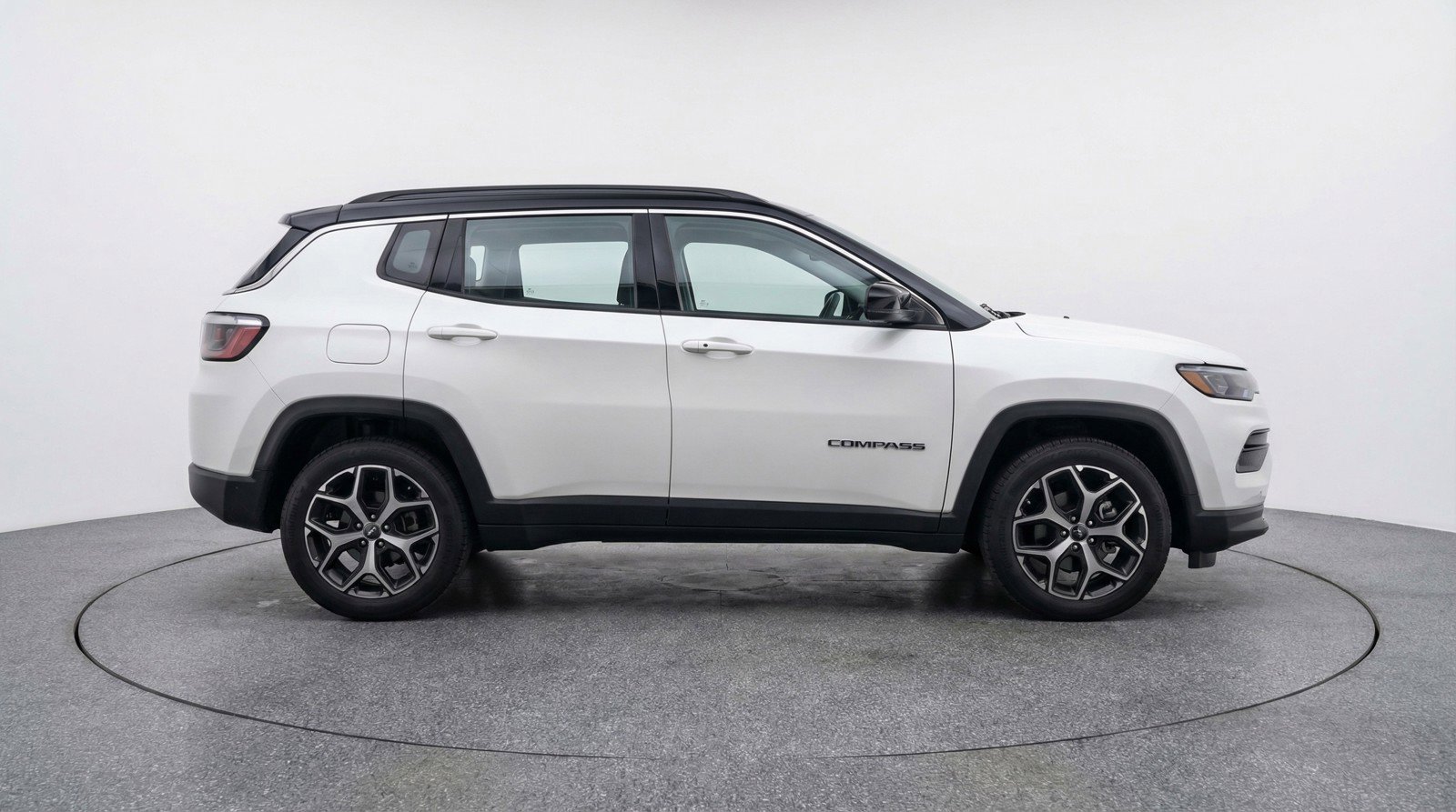 Used 2025 Jeep Compass Limited image 11