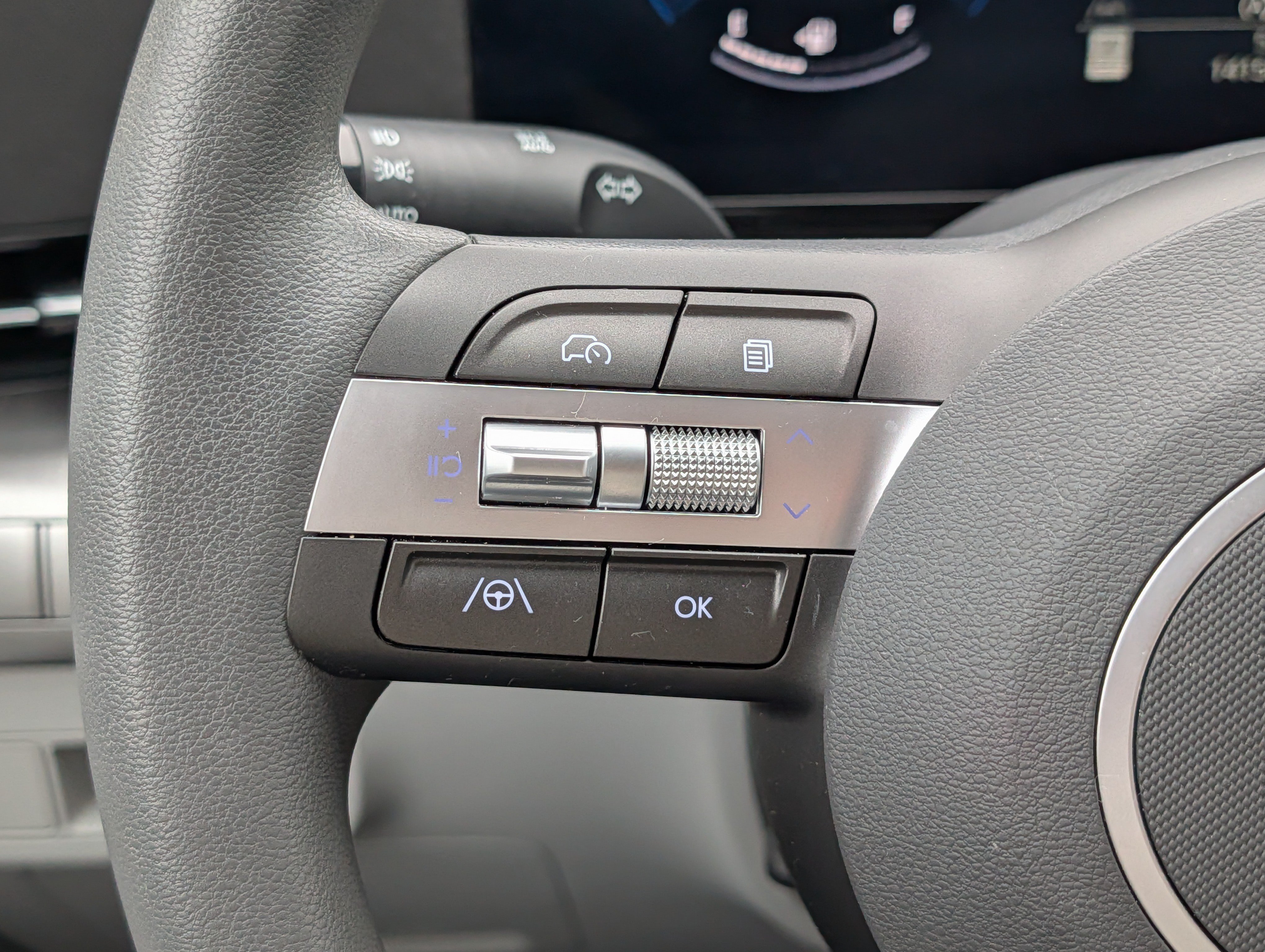 Certified 2024 Hyundai Kona SE AWD/4WD image 31