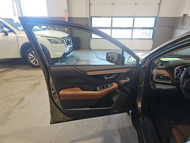 Used 2022 Subaru Outback Touring XT AWD/4WD image 10