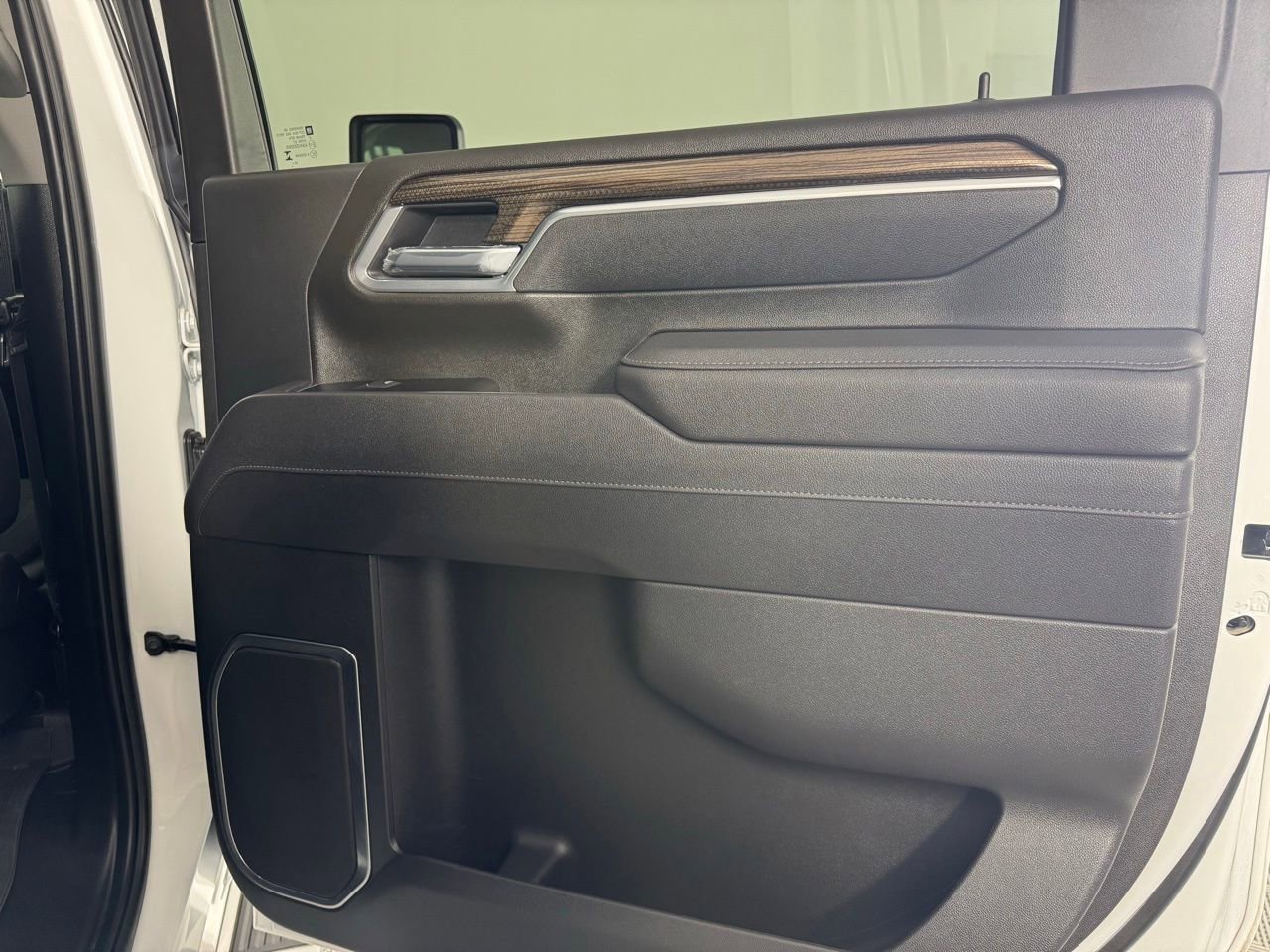 Used 2025 Chevrolet Silverado 2500 LT image 28