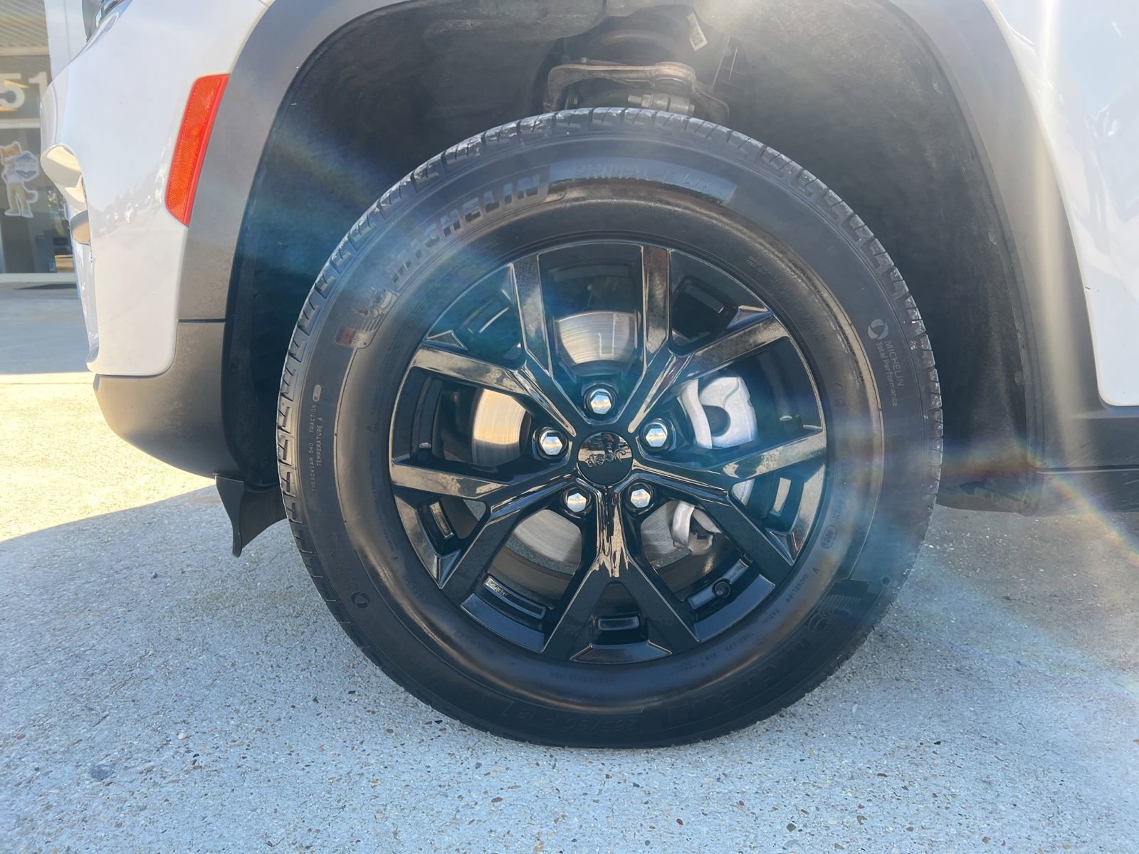 Used 2024 Jeep Grand Cherokee Altitude image 7