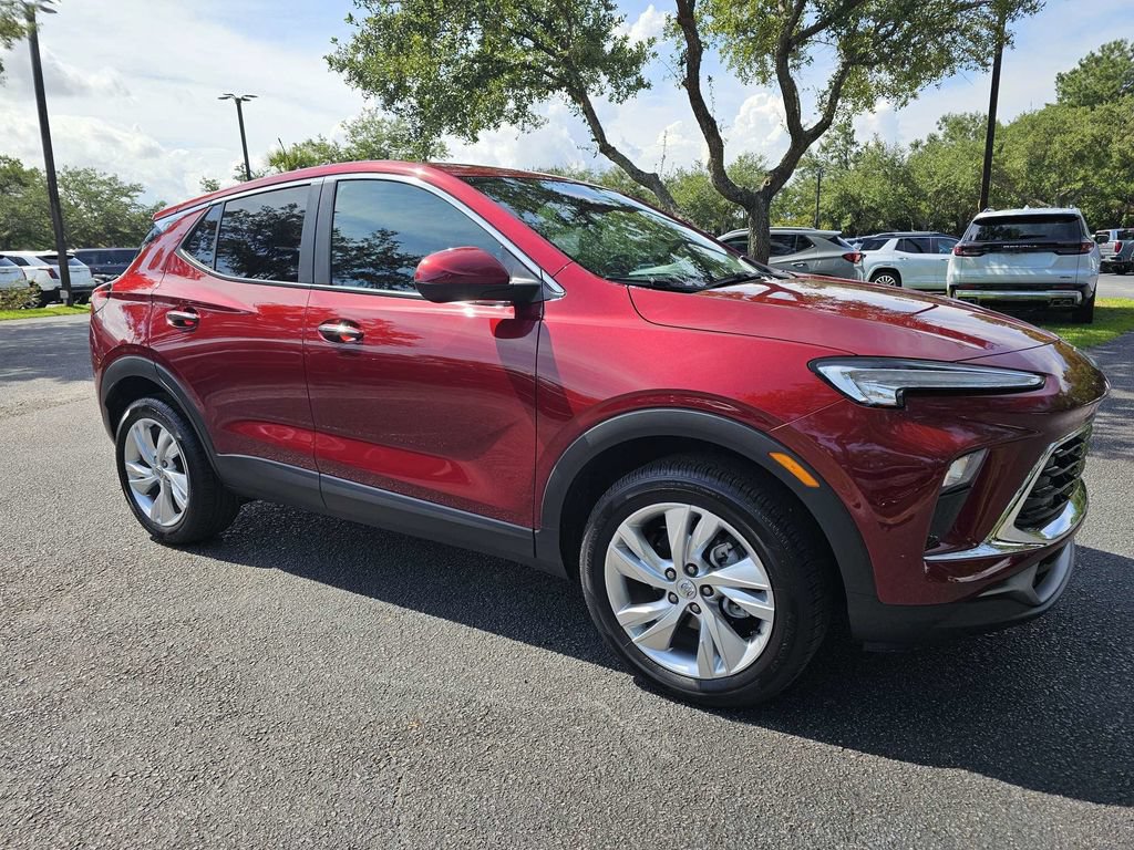 Used 2024 Buick Encore GX Preferred AWD/4WD image 2