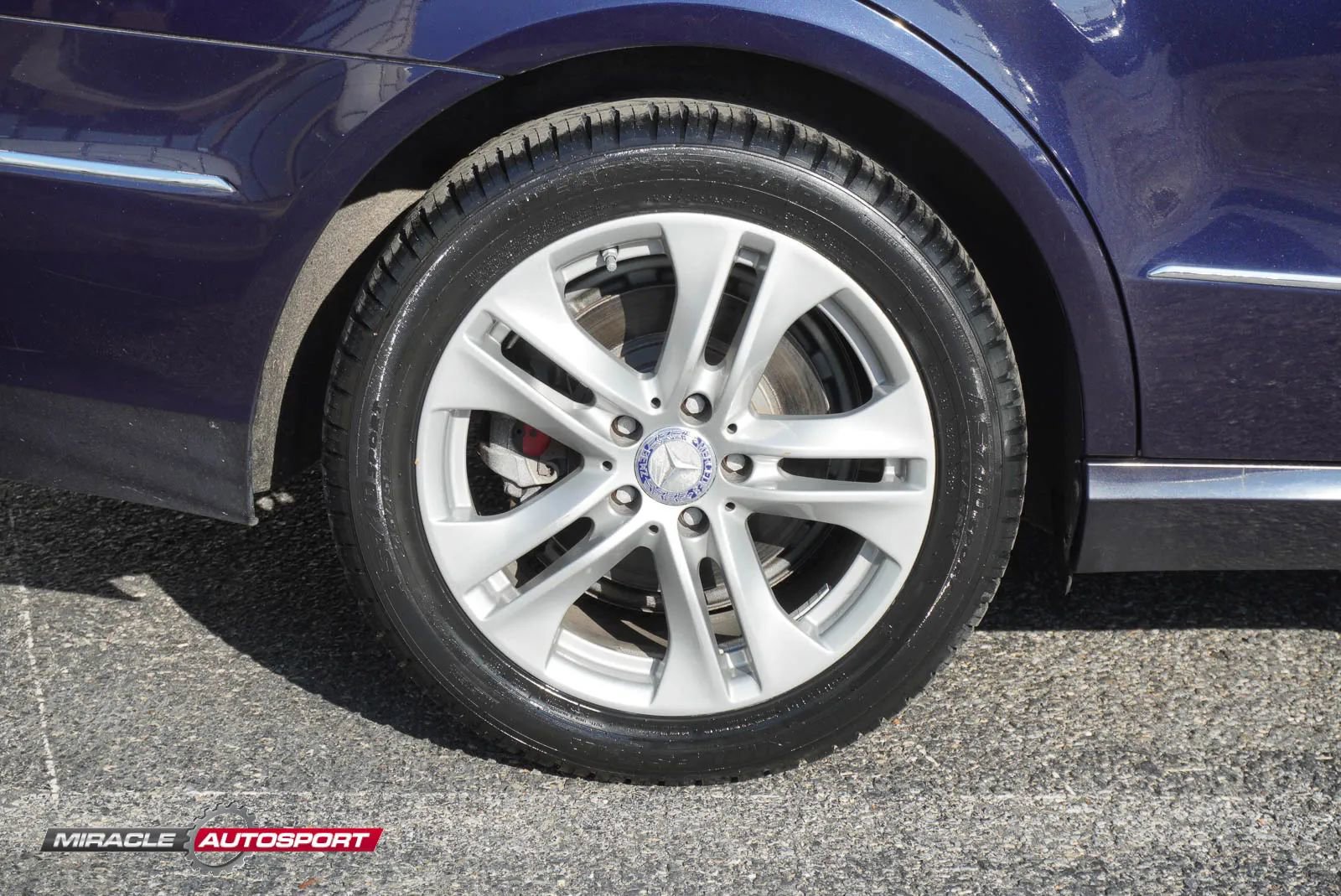 Used 2011 Mercedes-Benz E 350 4MATIC Wagon image 11