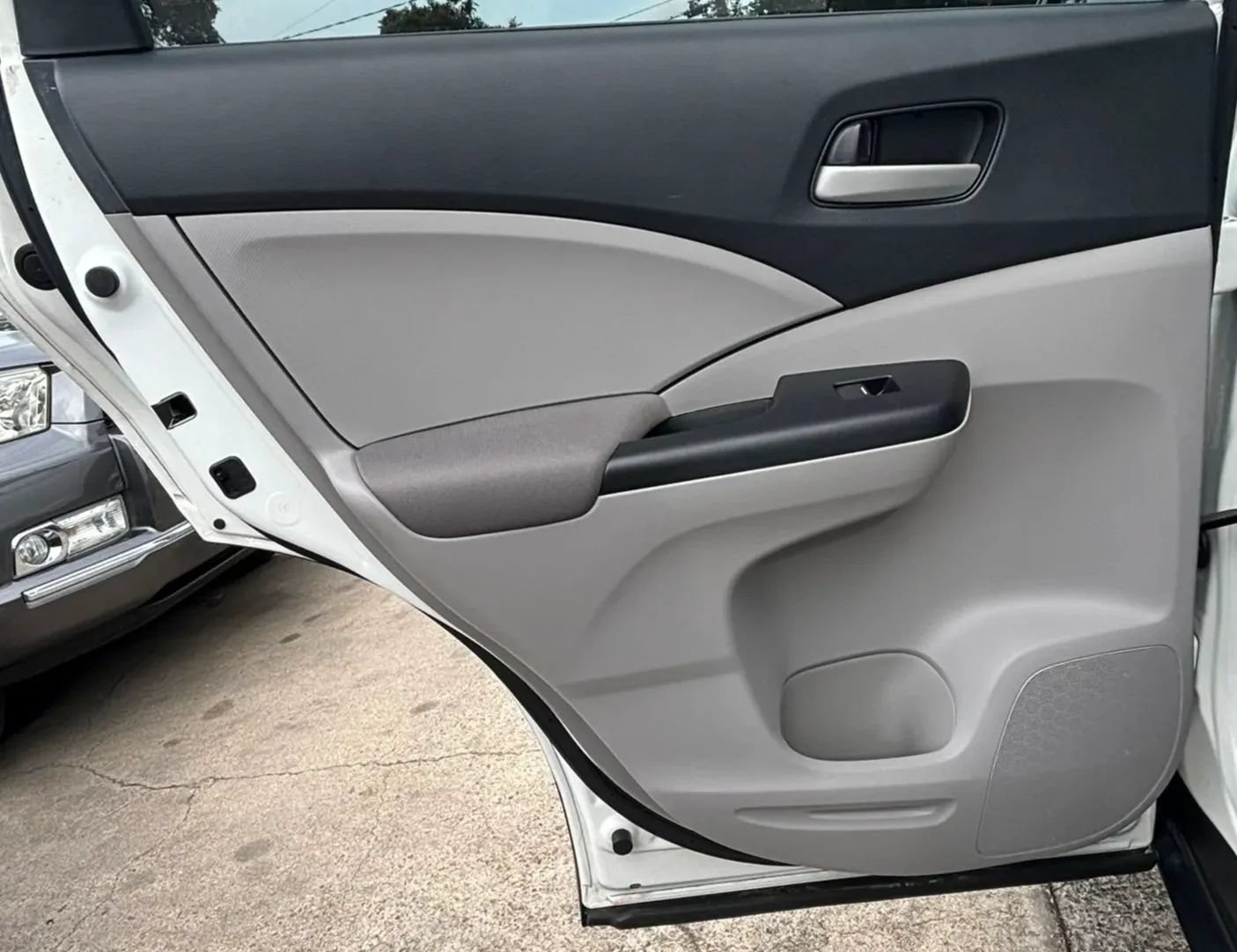 Used 2014 Honda CR-V LX image 18
