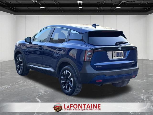 Used 2025 Nissan Kicks SV image 7