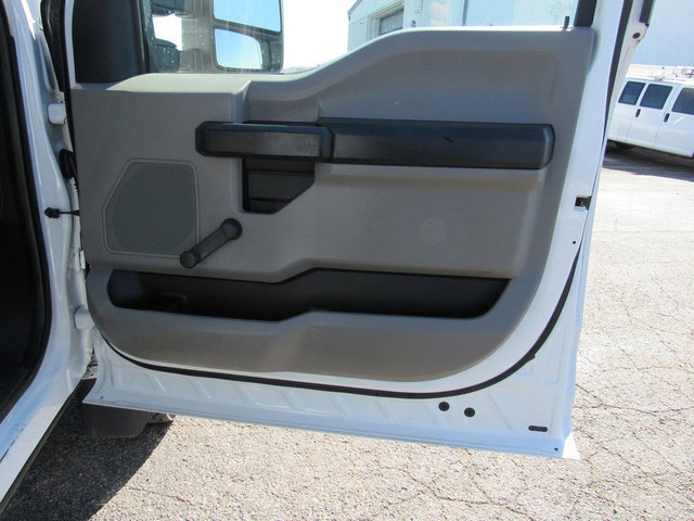 Used 2018 Ford F550 2WD Regular Cab Super Duty image 12