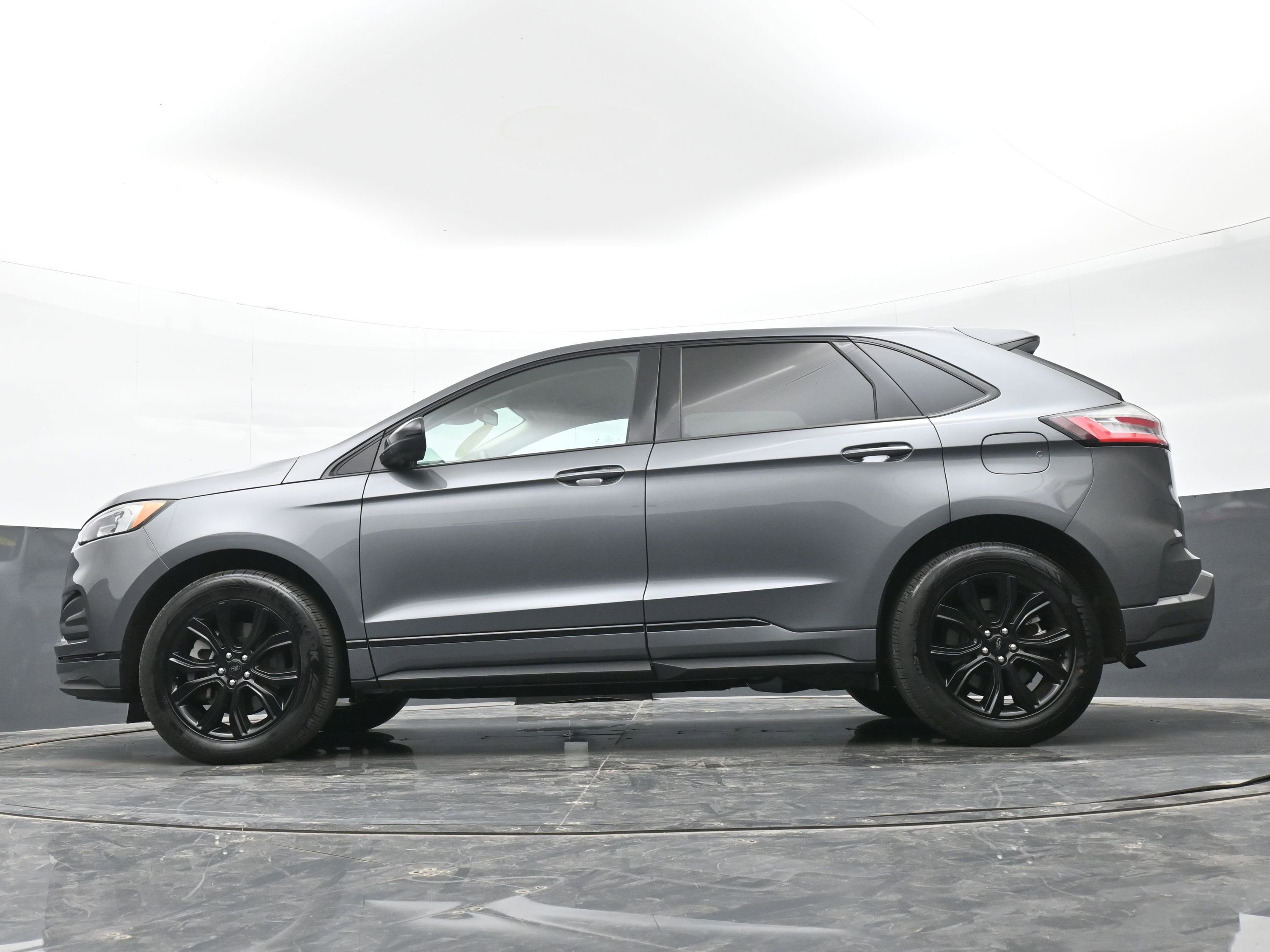 Used 2024 Ford Edge SE w/ Black Appearance Package image 43
