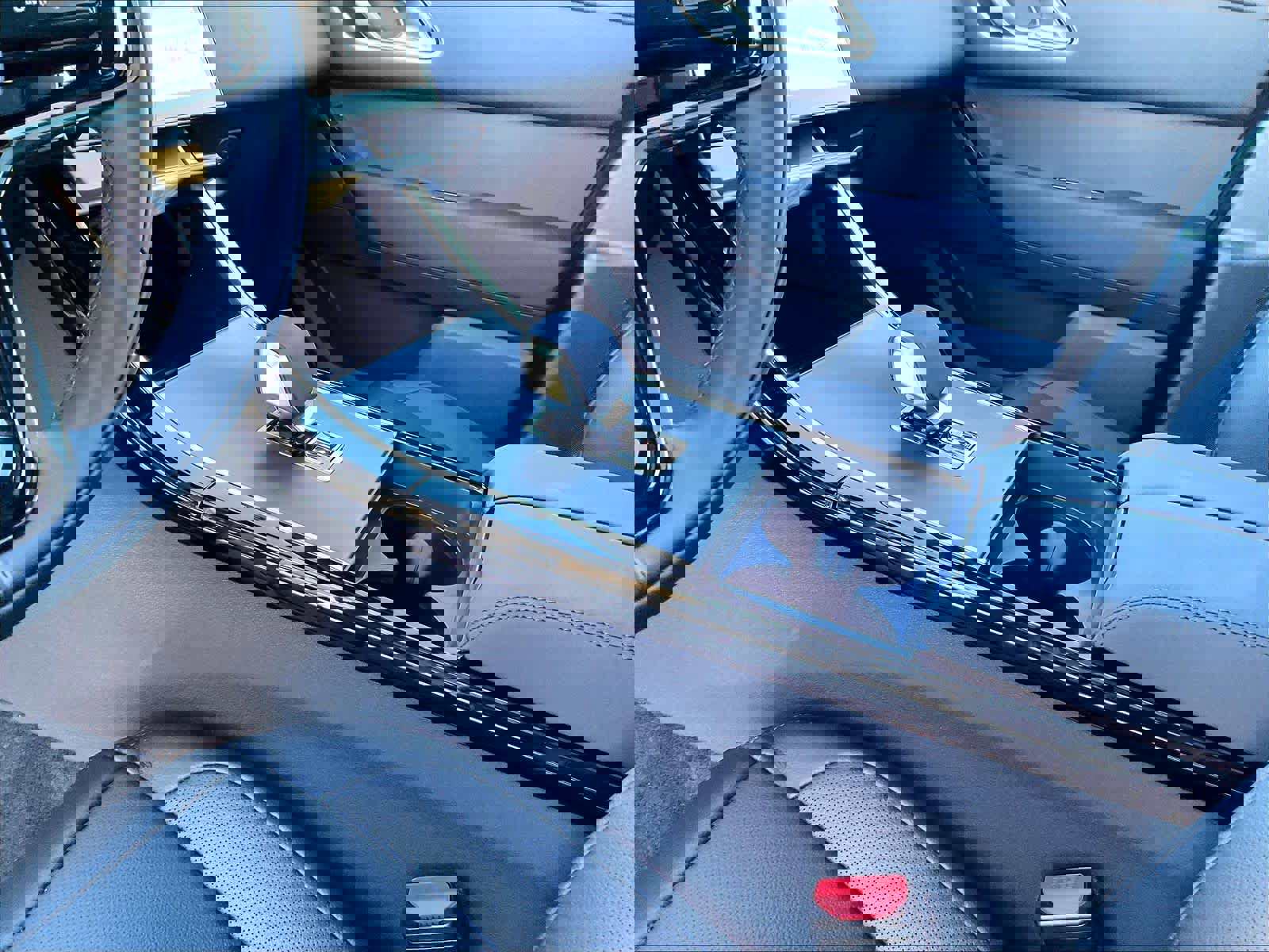 New 2026 Land Rover Range Rover Velar S image 10