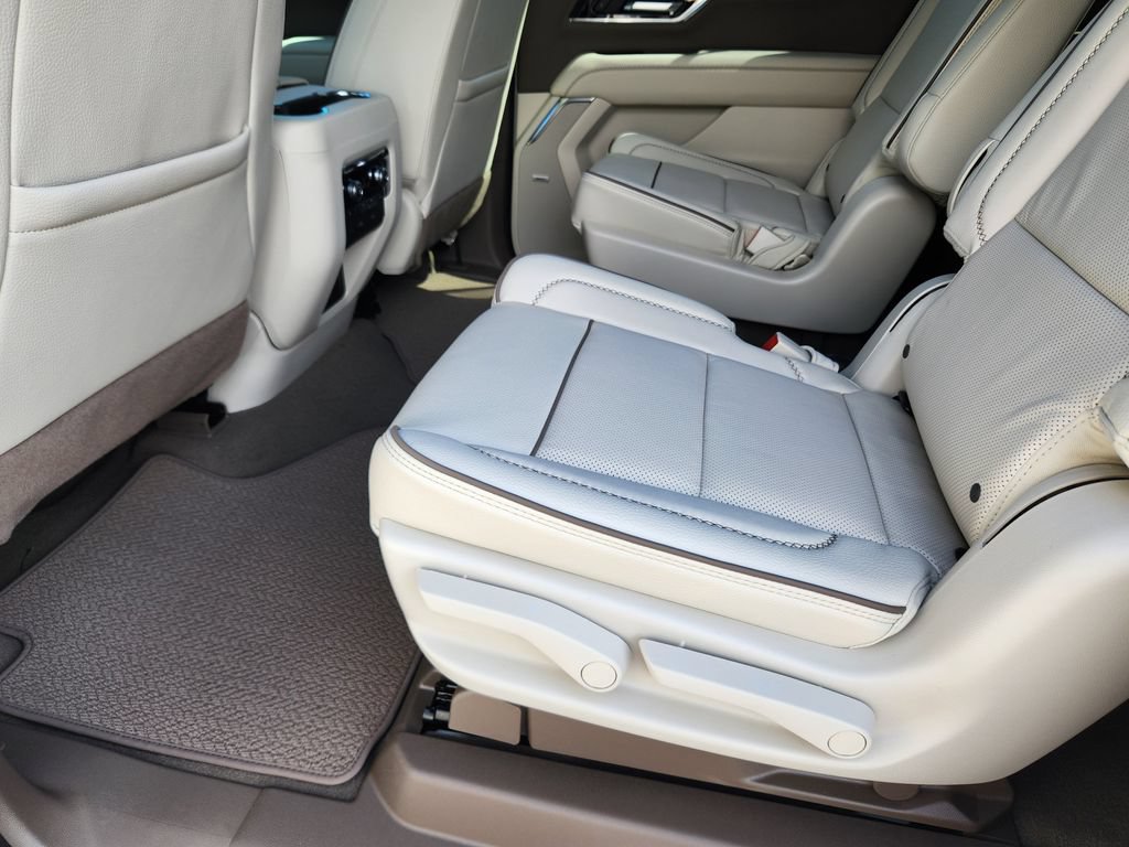 New 2026 GMC Yukon XL Denali w/ Denali Reserve Package AWD/4WD image 10