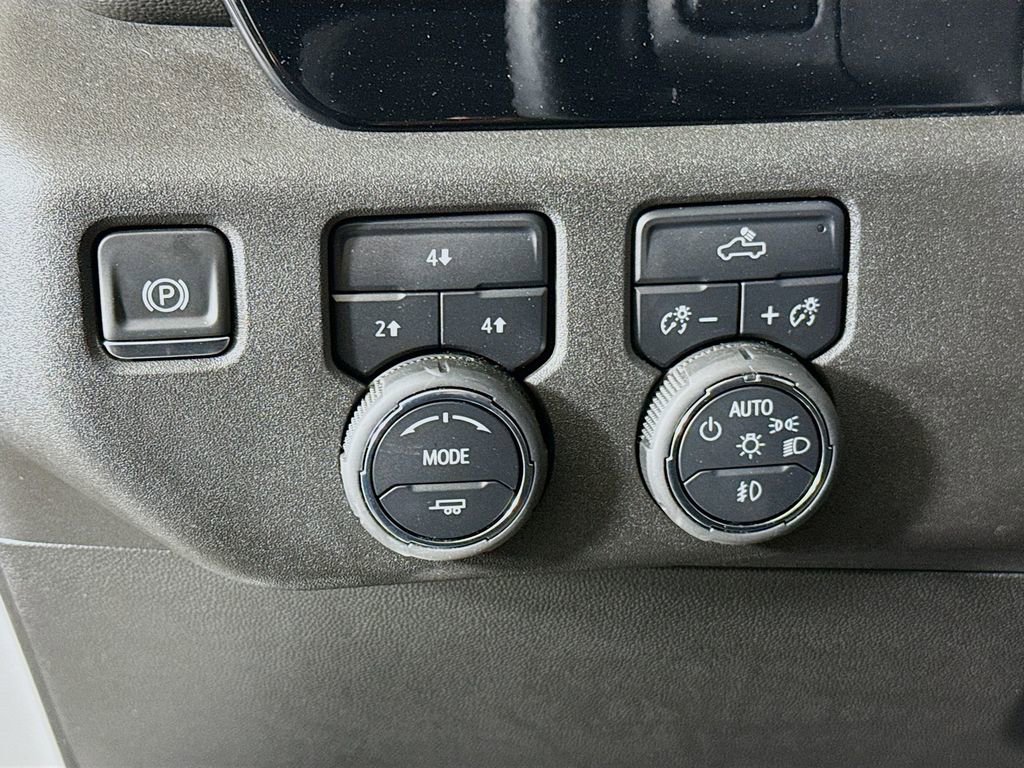 Used 2025 Chevrolet Silverado 2500 LT AWD/4WD image 10