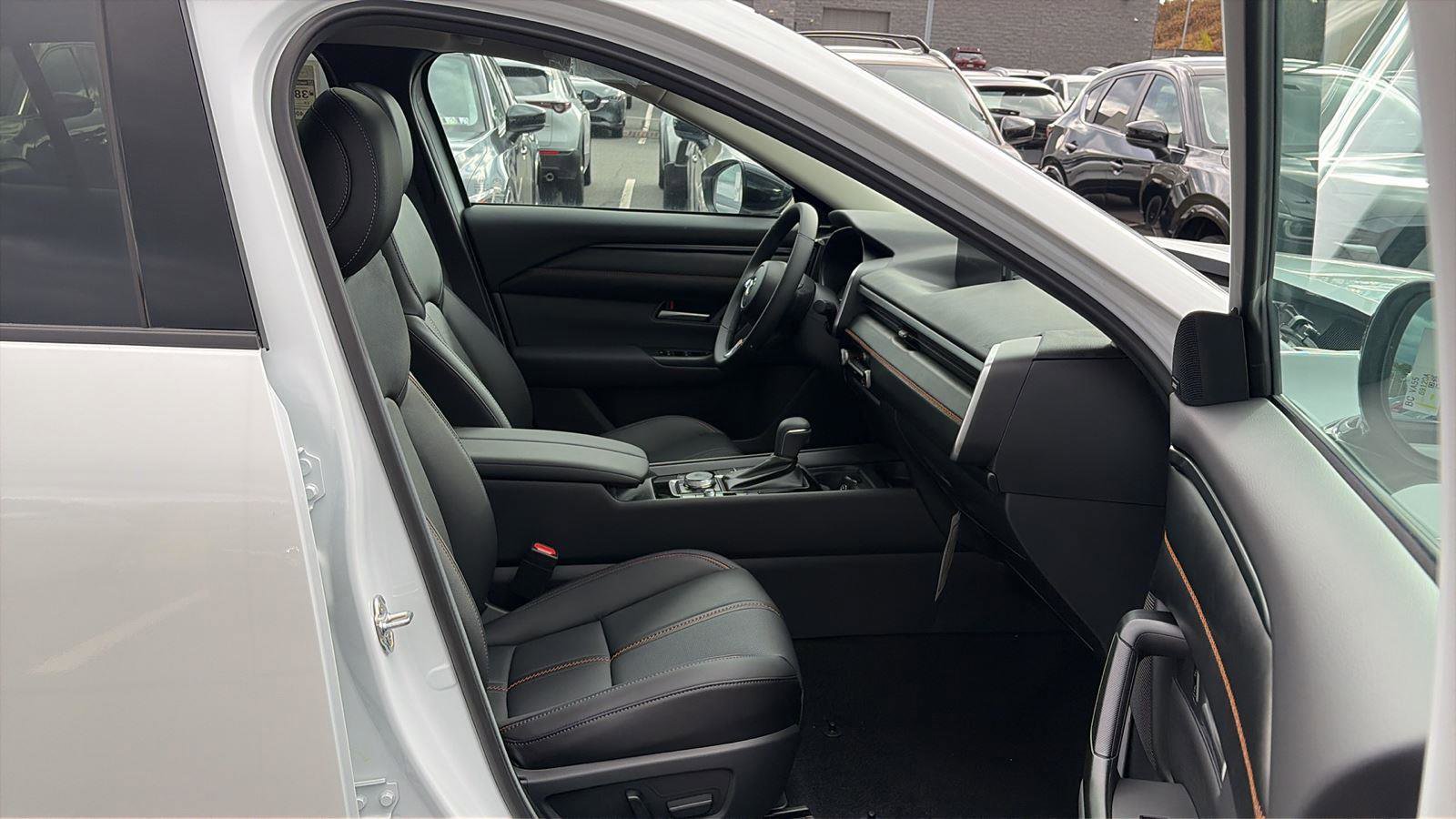 New 2025 MAZDA CX-50 AWD 2.5 Hybrid w/ Weather Package image 37