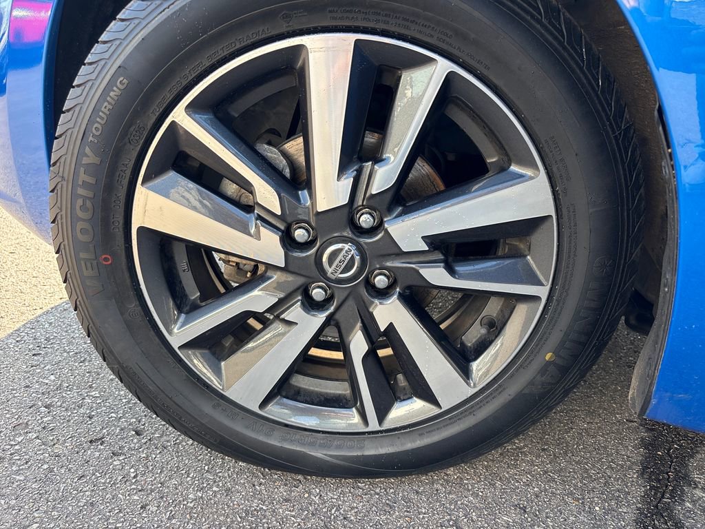 Used 2021 Nissan Versa SV image 27