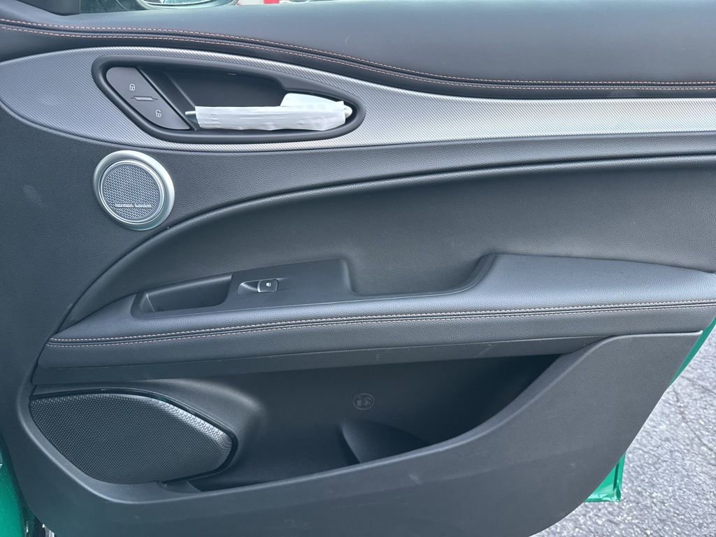 New 2025 Alfa Romeo Stelvio Sprint image 23