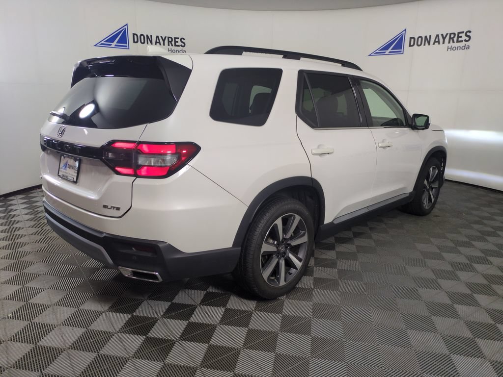 Certified 2023 Honda Pilot Elite image 9