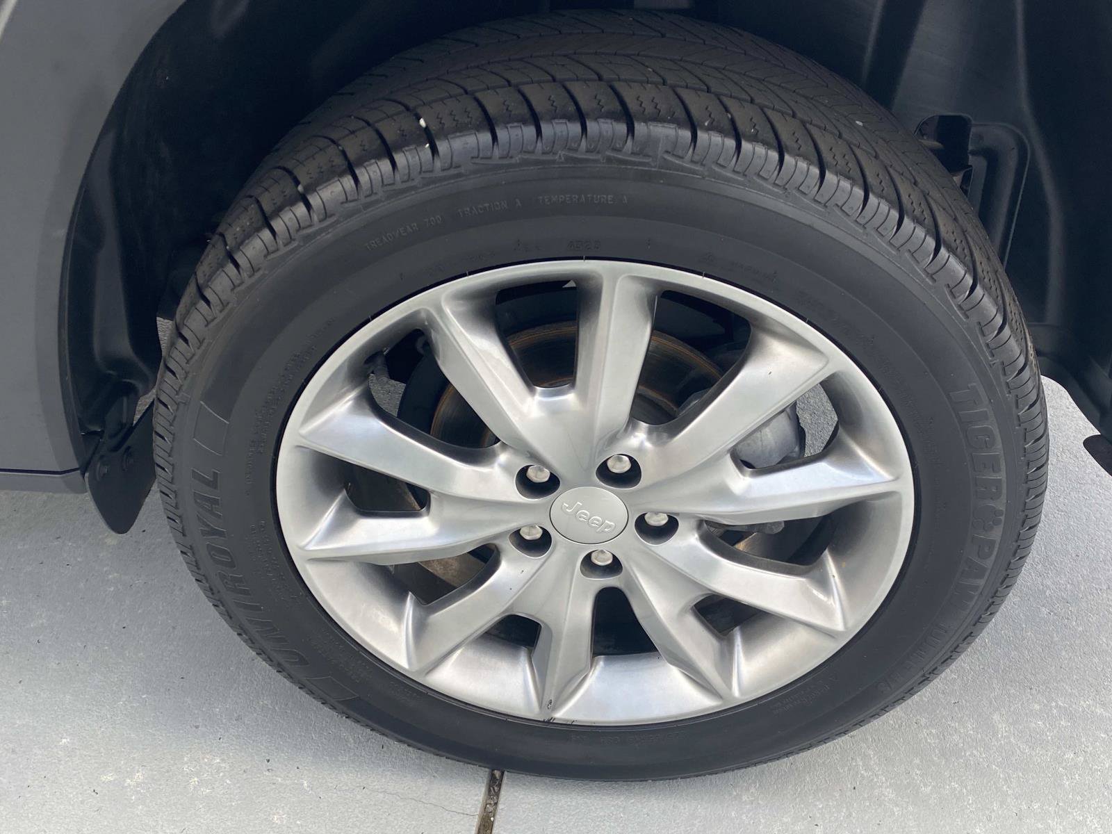 Used 2018 Jeep Cherokee Limited FWD image 10