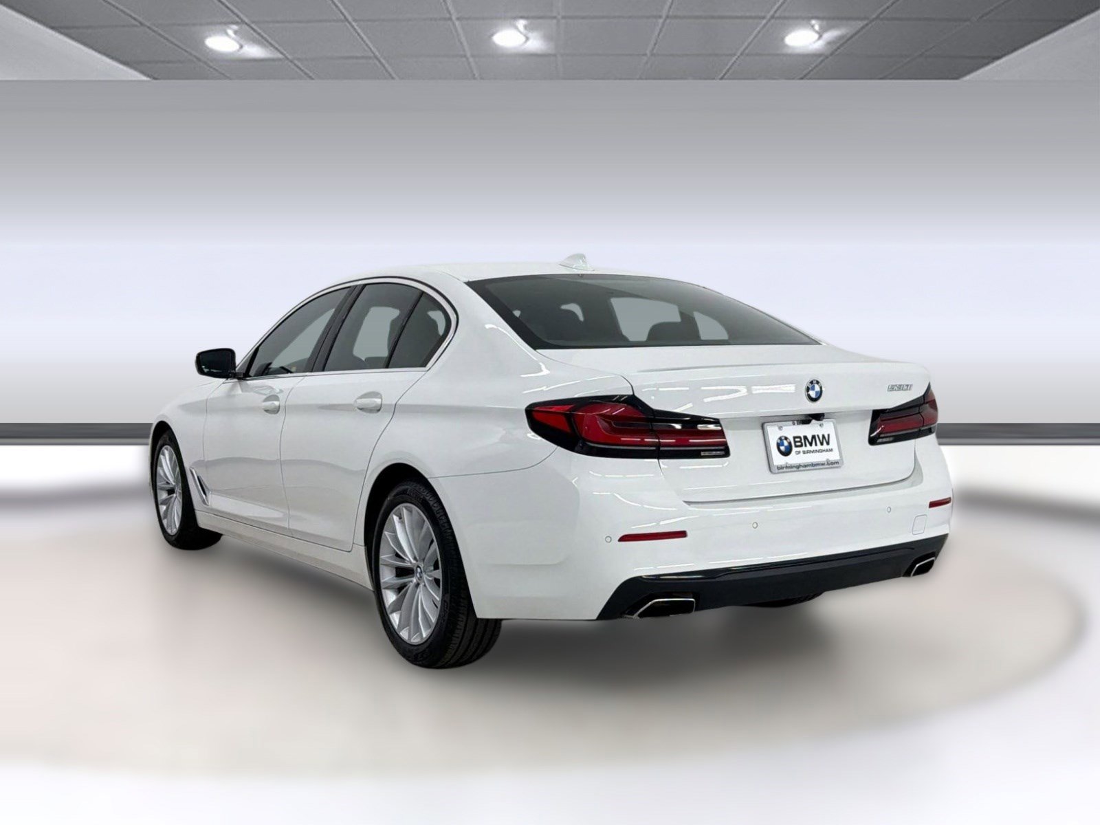 Used 2022 BMW 530i w/ Convenience Package RWD image 3